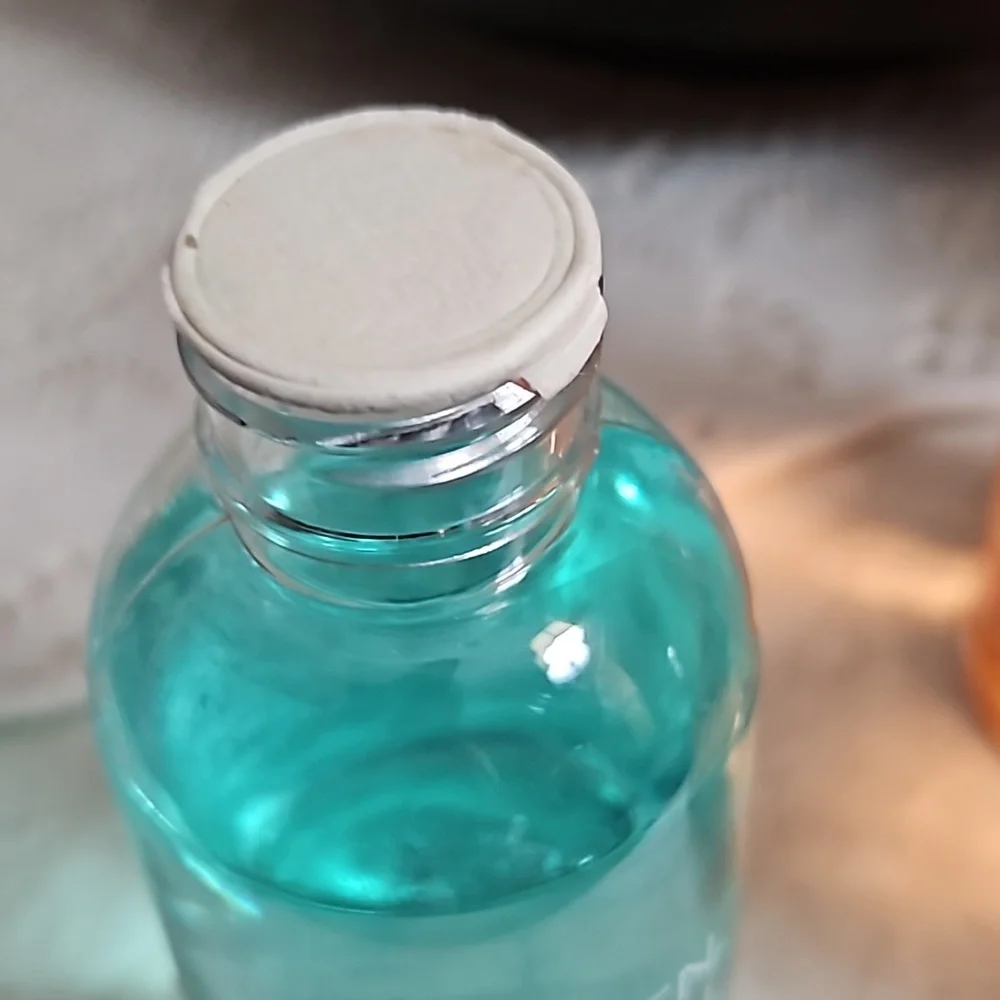 Bath and Shower Gel with great scents - Travel Size